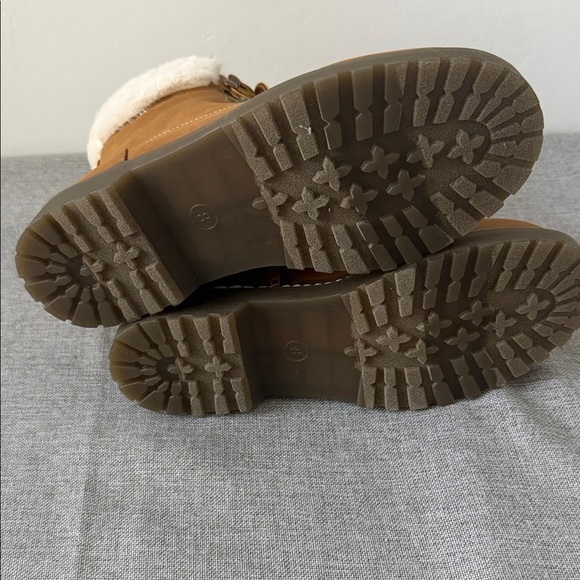 SM New York, leather Fur-Lined Women's Boots NWOT - Picture 10 of 11